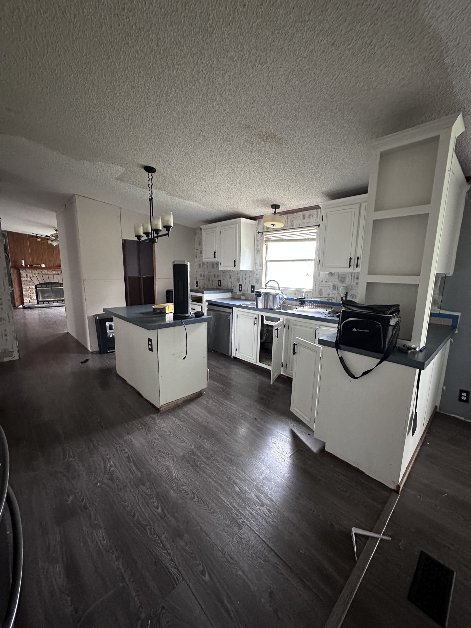 20251123_205843211_iOS