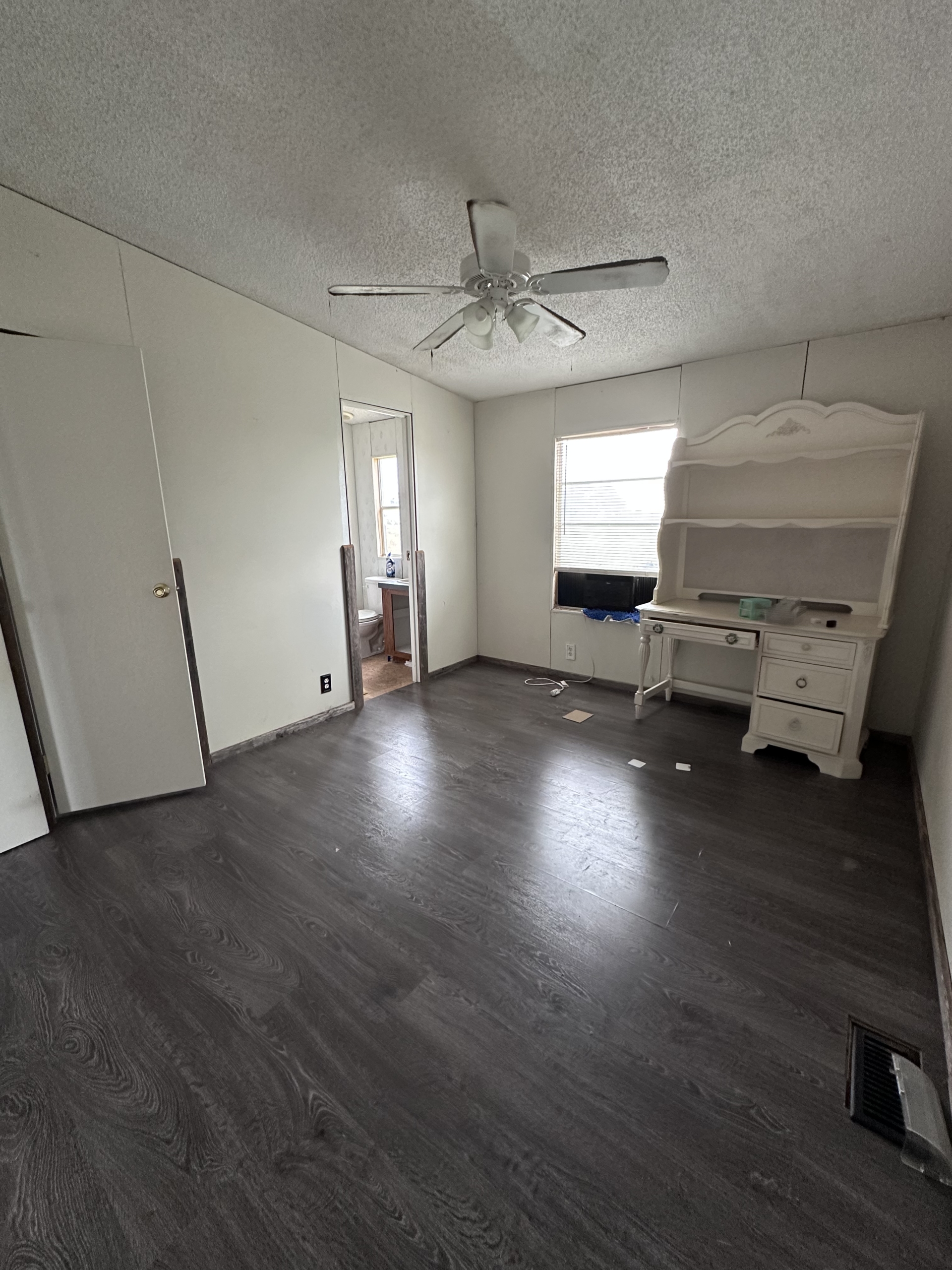 20251123_210049108_iOS